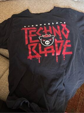 Black 'TECHNO BLADE' Graphic Tee with Red & White Print